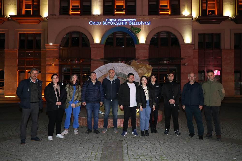BÜYÜKŞEHİR HATAY’A 27 KİŞİLİK TEKNİK EKİP GÖNDERDİ